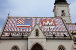 聖マルコ教会のモザイク屋根　国と市の紋章